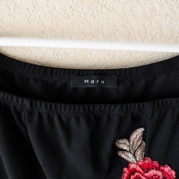 Maru Dress Sz S Black Floral Roses Embroidered Cap Sleeve Asymmetric Front Slit - Picture 3 of 7